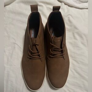 IZOD Men's Brown Sneakers size 13